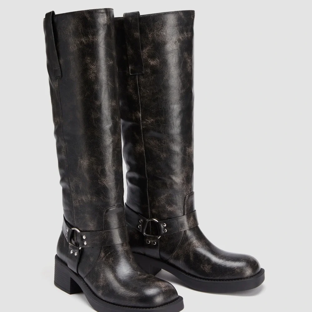 Cider Distressed Black Moto Boots - Picture 6 of 7